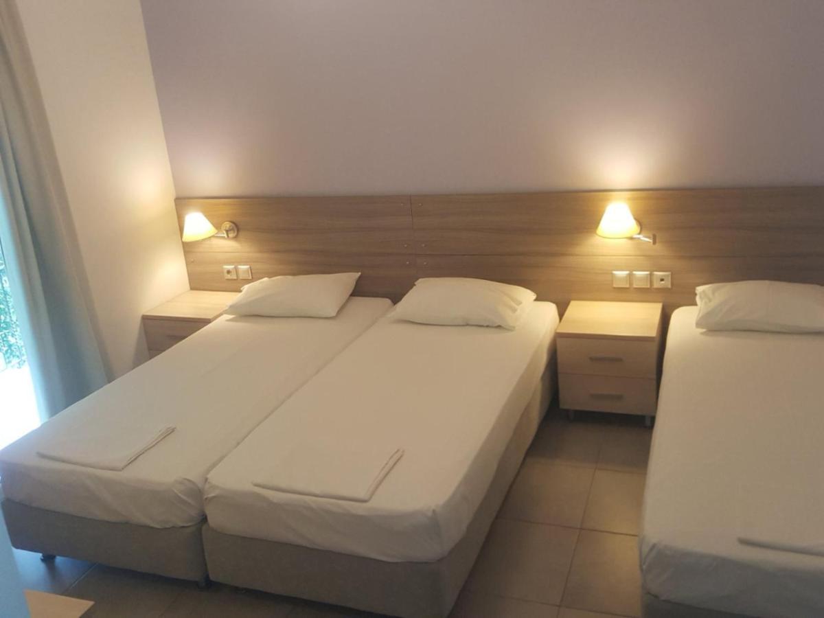 Alexandros Aparthotel Kamena Vourla Exterior photo